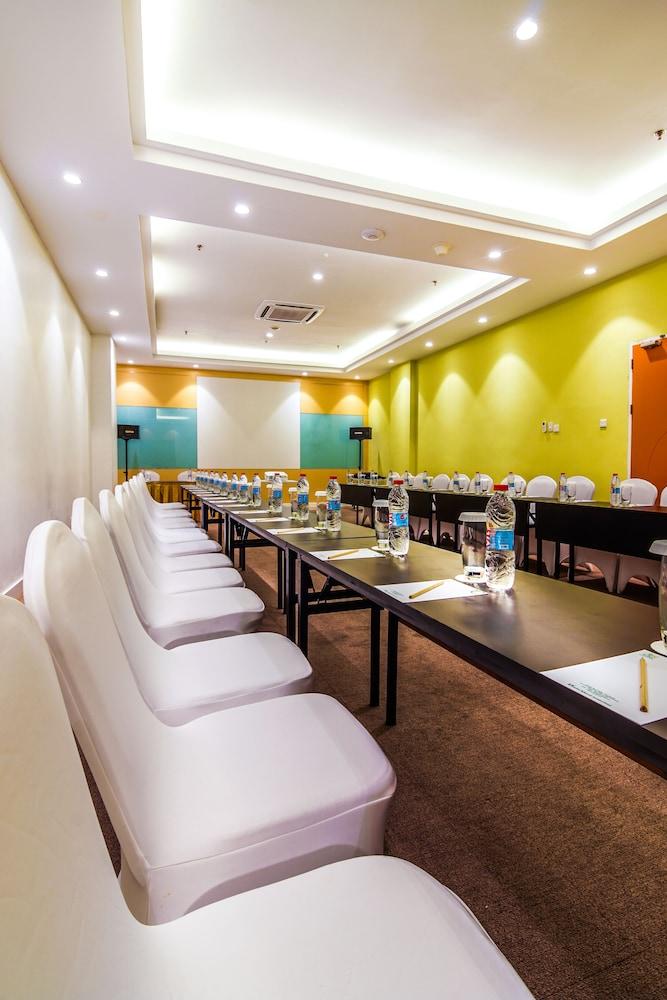 Zest Harbour Bay Batam By Swiss-Belhotel International Nagoya Esterno foto